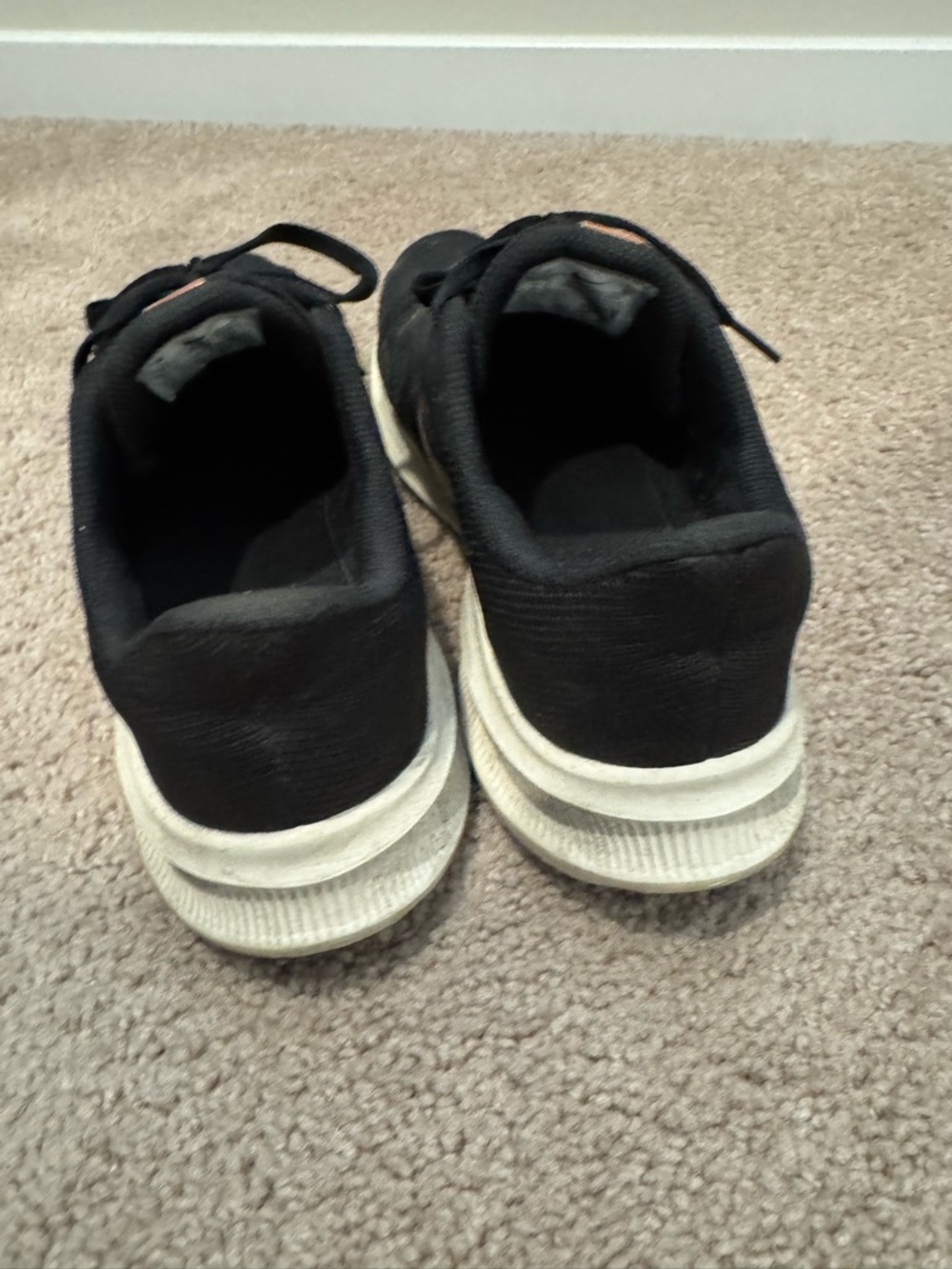 Nike Sneakers - Picture 4 of 7